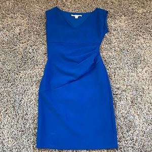 Diane von Furstenberg v-neck dress. Size 4.